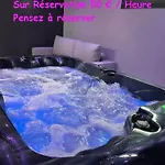 Rozanna Avec Acces Piscine Et Jacuzzi 펜션 *