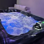 펜션 Rozanna Avec Acces Piscine Et Jacuzzi *