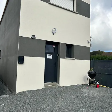 Rozanna Avec Acces Piscine Et Jacuzzi Nyaraló