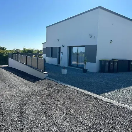 Rozanna Avec Acces Piscine Et Jacuzzi Nyaraló