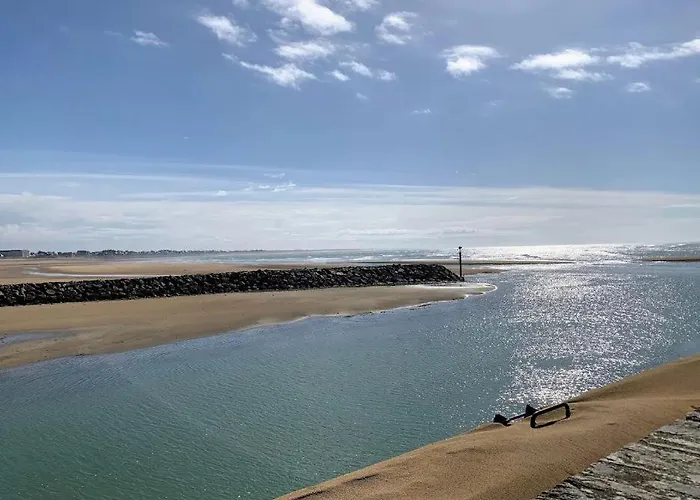 Rozanna Avec Acces Piscine Et Jacuzzi Holiday home Saint-Jean-de-la-Riviere
