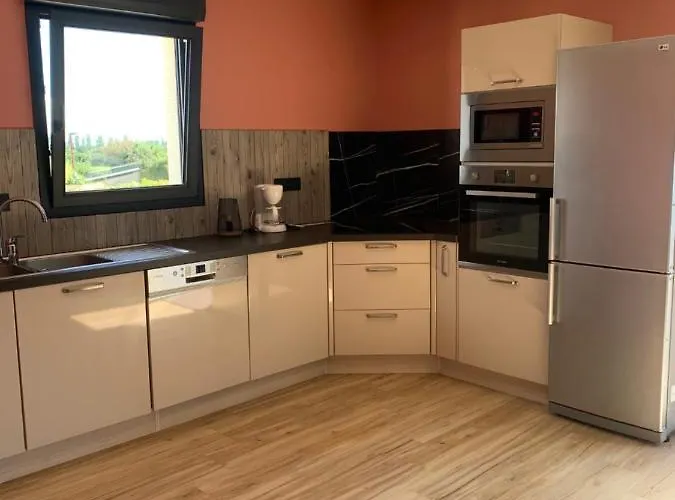 Rozanna Avec Acces Piscine Et Jacuzzi Holiday home *