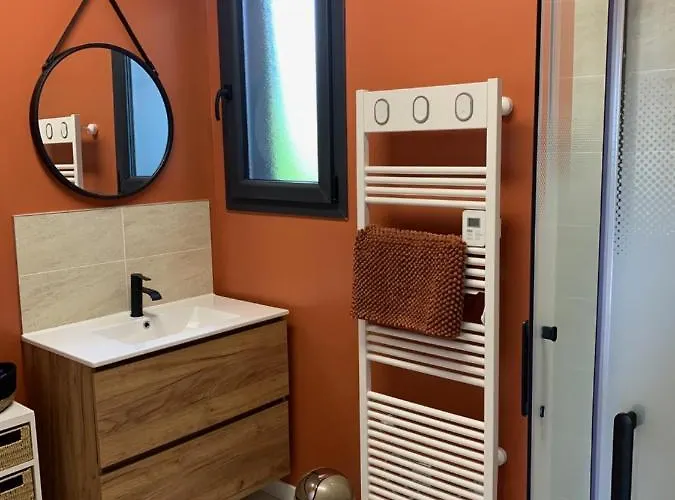 Rozanna Avec Acces Piscine Et Jacuzzi Holiday home *