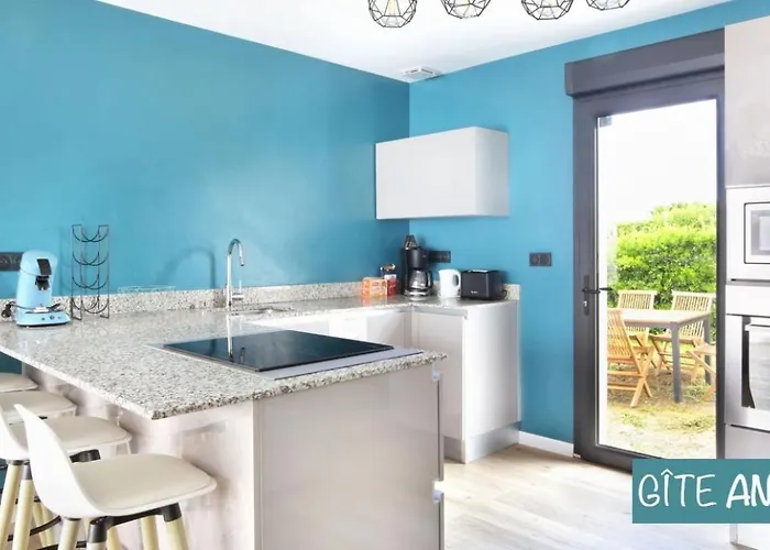 Rozanna Avec Acces Piscine Et Jacuzzi Holiday home Saint-Jean-de-la-Riviere