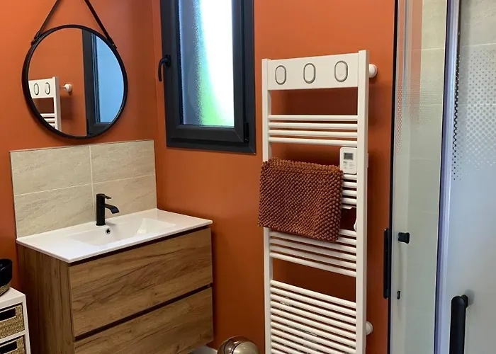 Holiday home Rozanna Avec Acces Piscine Et Jacuzzi *