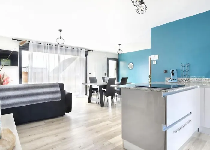 Rozanna Avec Acces Piscine Et Jacuzzi Holiday home *