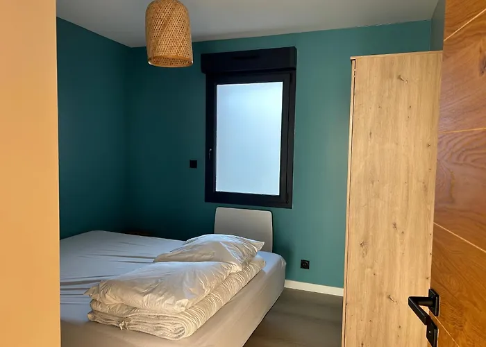 Rozanna Avec Acces Piscine Et Jacuzzi Holiday home Saint-Jean-de-la-Riviere